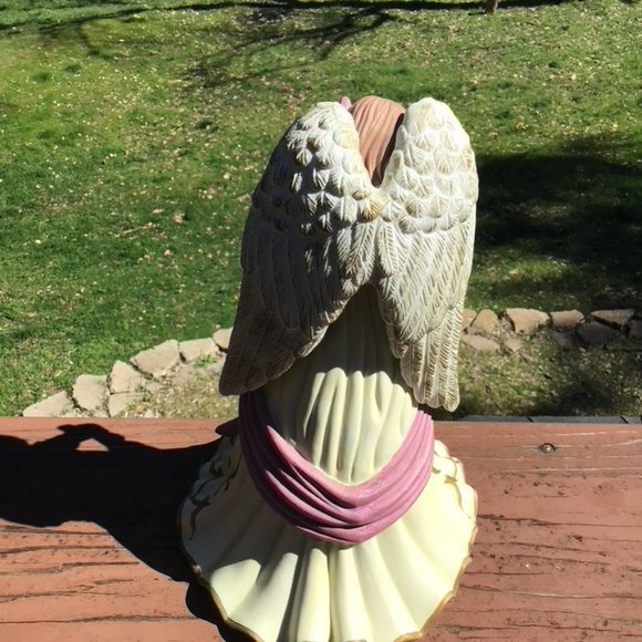 🤹‍♂️🤹‍♂️VINTAGE FIGURE OF AN ANGEL HOLDING A CANDLE 🦄🍉5 For$25 - Picture 3 of 10